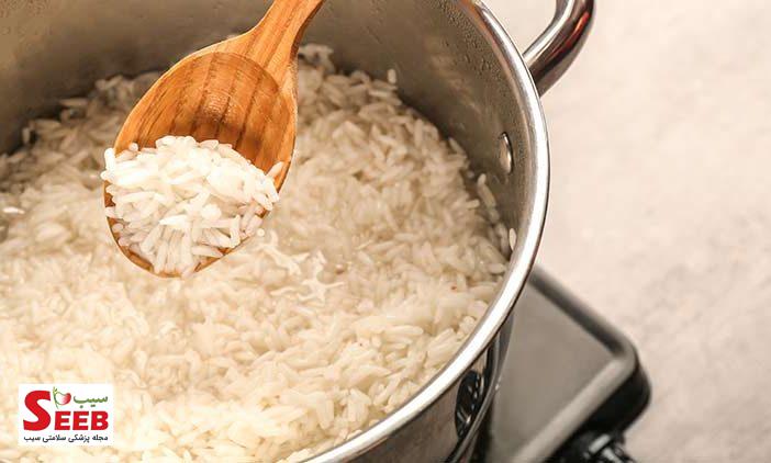 نکاتی برای نگهداری برنج خام و پخته در یخچال یا فریزر