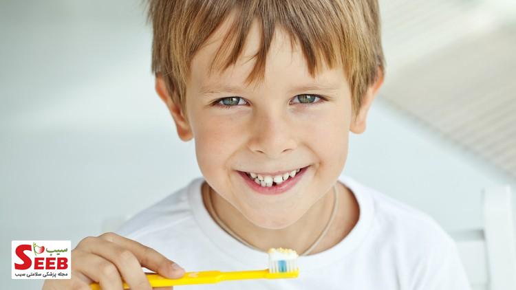 علت زرد شدن دندان دائمی کودکان