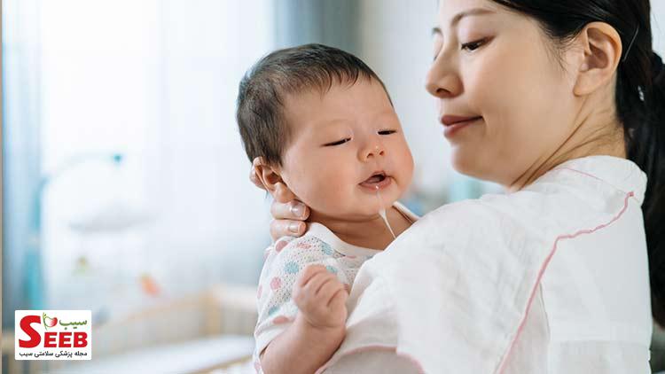نحوه آروغ گرفتن نوزاد چطور است؟ اروغ زدن نوزاد بعد از شیر
